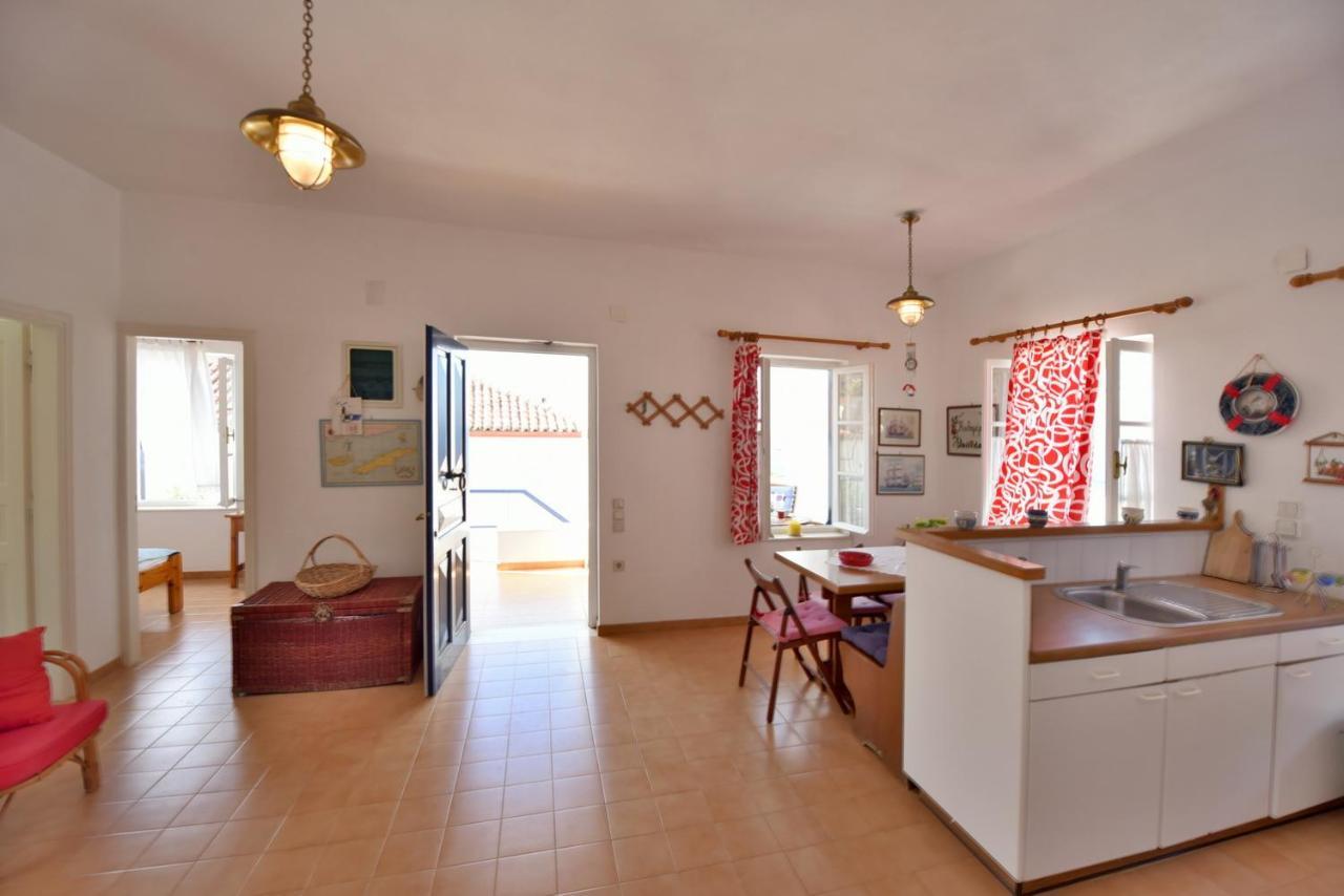 Options House Villa Хидра Екстериор снимка