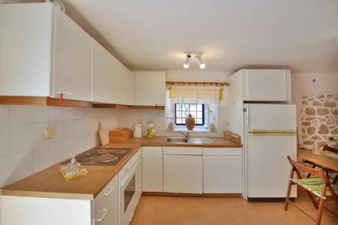 Options House Villa Хидра Екстериор снимка