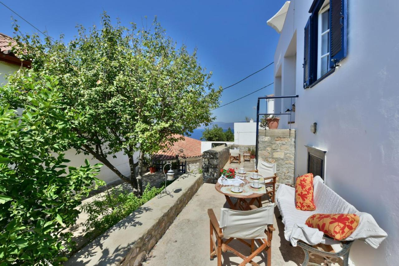 Options House Villa Хидра Екстериор снимка