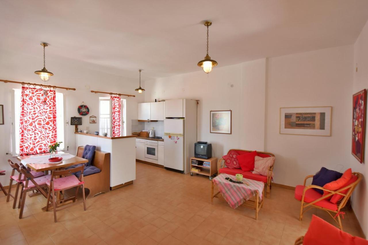 Options House Villa Хидра Екстериор снимка