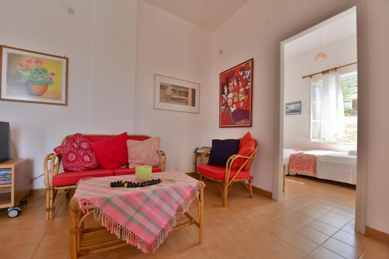 Options House Villa Хидра Екстериор снимка